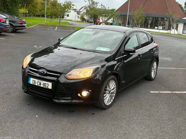 Ford Focus Hatchback, Petrol, 2013, Black