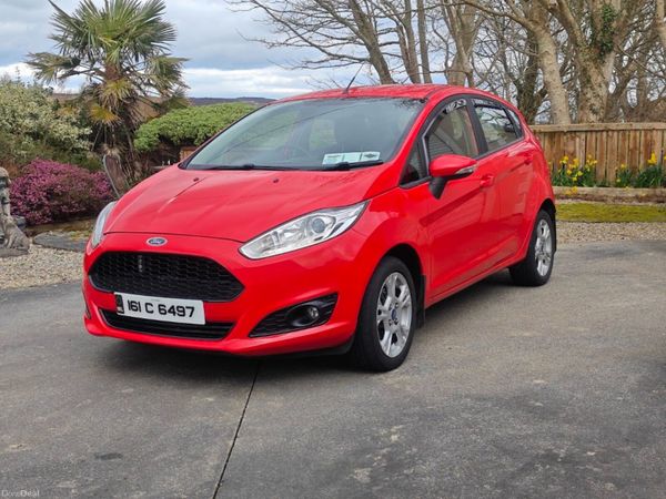Ford Fiesta Hatchback, Petrol, 2016, Red