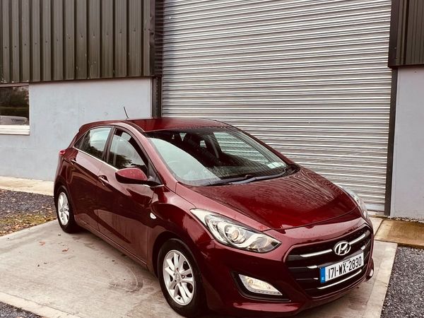 Hyundai i30 Hatchback, Diesel, 2017, Red