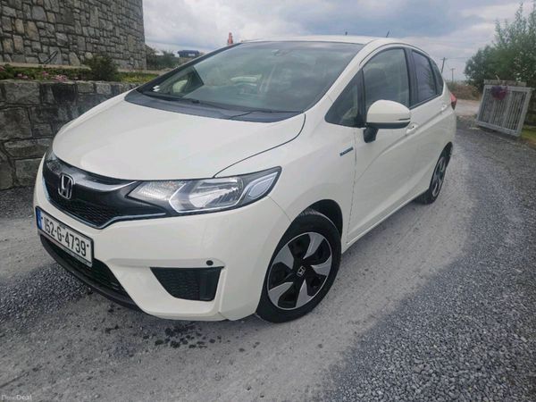 Honda Fit Hatchback, Petrol Hybrid, 2015, White