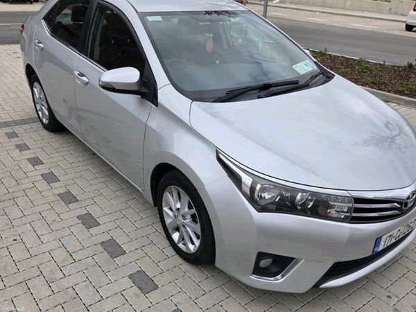 Toyota Corolla Saloon, Diesel, 2017, Grey