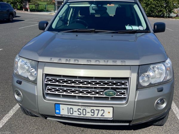 Land Rover Freelander SUV, Diesel, 2010, Gold