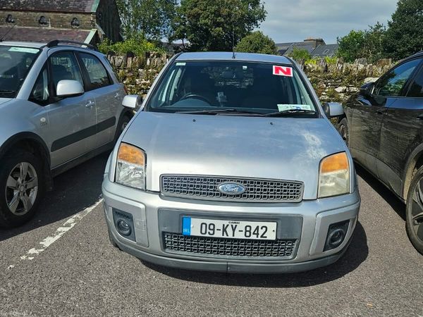 Ford Fusion Hatchback, Petrol, 2009, Silver