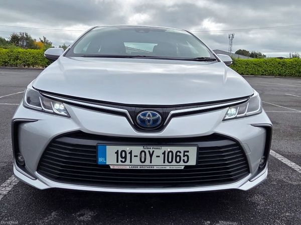 Toyota Corolla Saloon, Petrol Hybrid, 2019, Grey