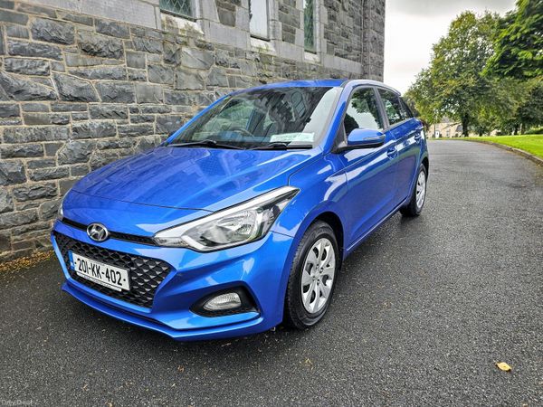 Hyundai i20 Hatchback, Petrol, 2020, Blue