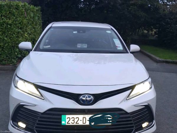 Toyota Camry Saloon, Petrol Hybrid, 2023, White
