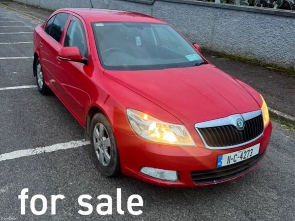Skoda Octavia Saloon, Diesel, 2011, Red