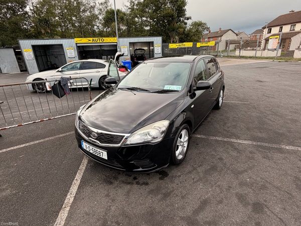 Kia Ceed Hatchback, Petrol, 2011, Black