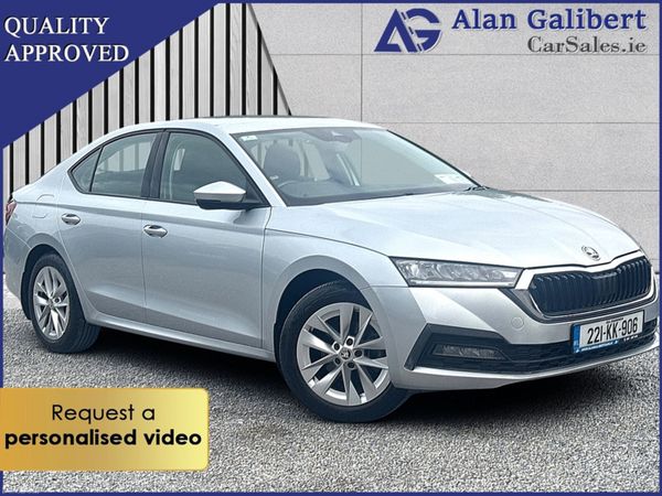Skoda Octavia Hatchback, Petrol, 2022, Grey