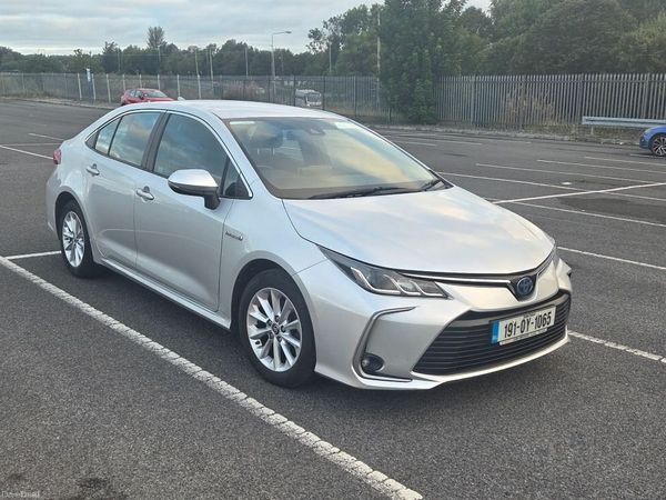 Toyota Corolla Saloon, Petrol Hybrid, 2019, Grey