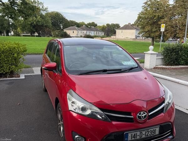 Toyota Verso MPV, Diesel, 2014, Red