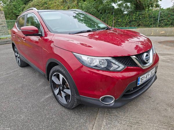 Nissan Qashqai Hatchback, Diesel, 2016, Red