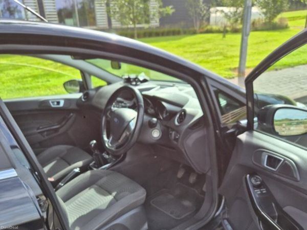 Ford Fiesta Hatchback, Diesel, 2016, Black