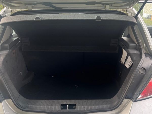 Opel Astra Hatchback, Petrol, 2008, Silver