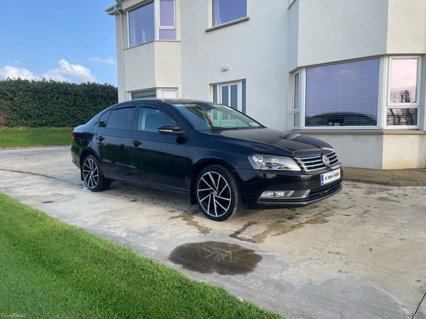 Volkswagen Passat Saloon, Diesel, 2011, Black