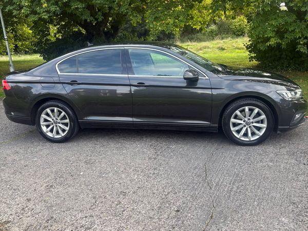 Volkswagen Passat Saloon, Diesel, 2022, Grey
