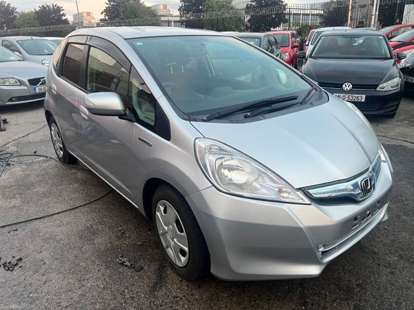 Honda Fit Hatchback, Petrol Hybrid, 2013, Silver