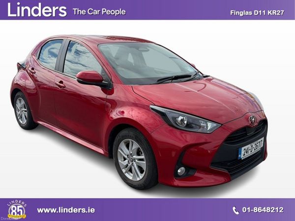 Toyota Yaris Hatchback, Petrol Hybrid, 2024, Red