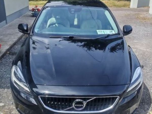 Volvo V40 Hatchback, Diesel, 2018, Black