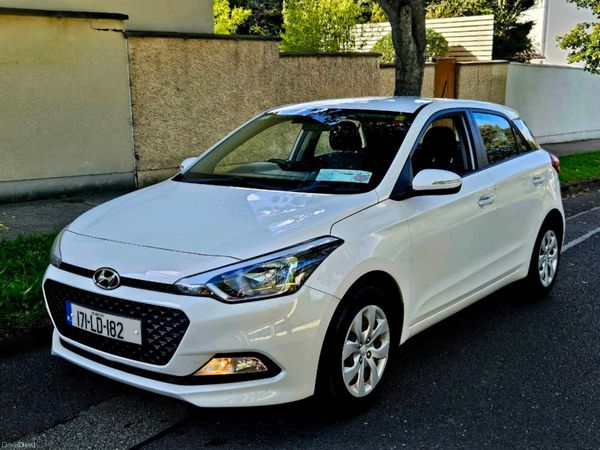 Hyundai i20 Hatchback, Petrol, 2017, White