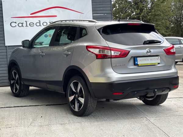 Nissan Qashqai SUV, Diesel, 2017, Silver