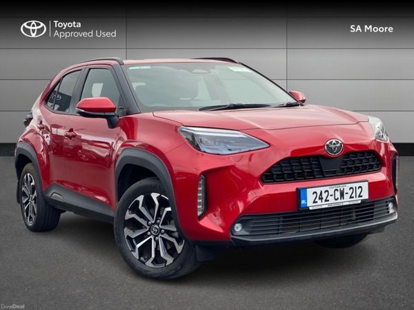 Toyota Yaris Cross Hatchback, Petrol Hybrid, 2024, Red