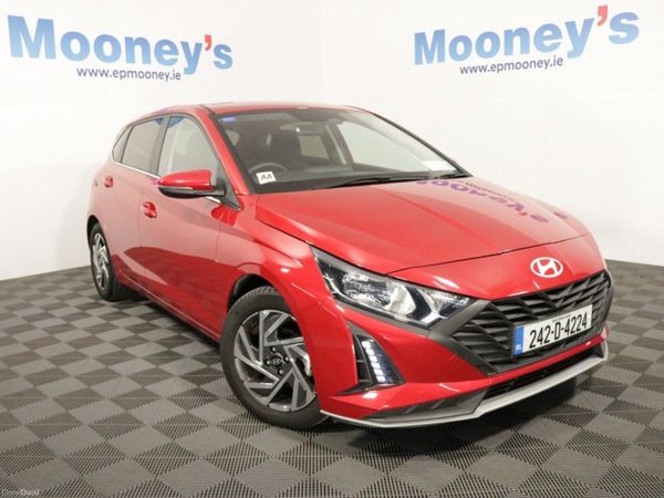 Hyundai i20 Hatchback, Petrol, 2024, Red