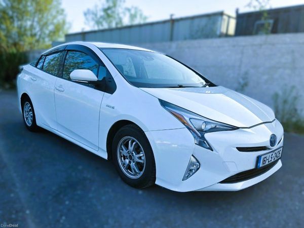 Toyota Prius Hatchback, Petrol Hybrid, 2016, White