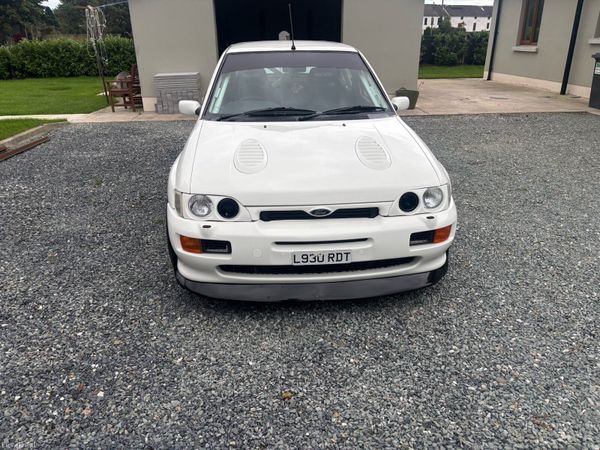 Ford Escort Hatchback, Petrol, 1993, White