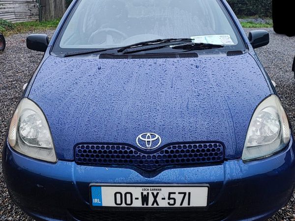 Toyota Yaris Hatchback, Petrol, 2000, Blue