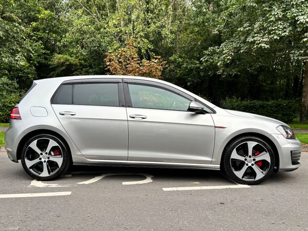 Volkswagen Golf Hatchback, Petrol, 2015, Silver