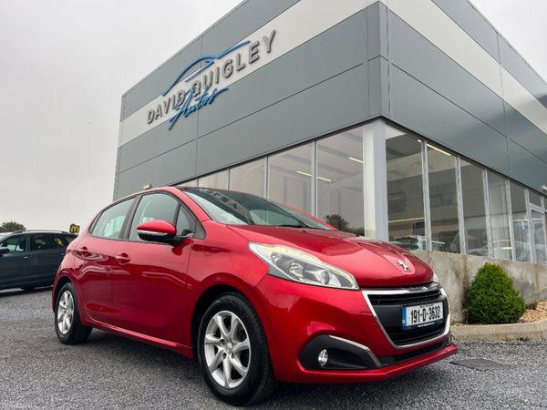 Peugeot 208 Hatchback, Petrol, 2019, Red