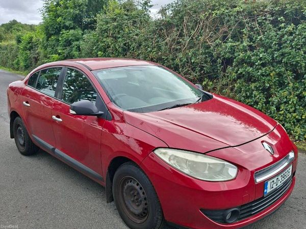 Renault Fluence Saloon, Diesel, 2012, Red