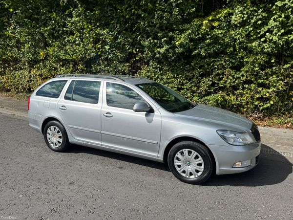 Skoda Octavia Estate, Diesel, 2012, Silver