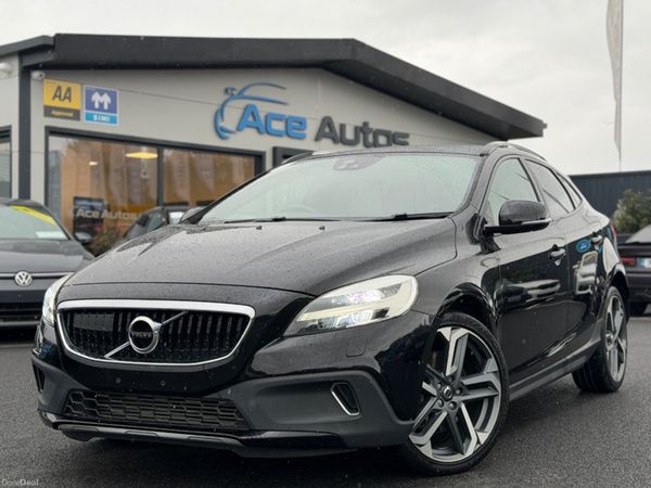 Volvo V40 Hatchback, Diesel, 2018, Black