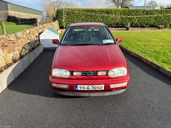 Volkswagen Golf Hatchback, Petrol, 1998, Red
