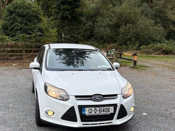 Ford Focus Hatchback, Petrol, 2012, White