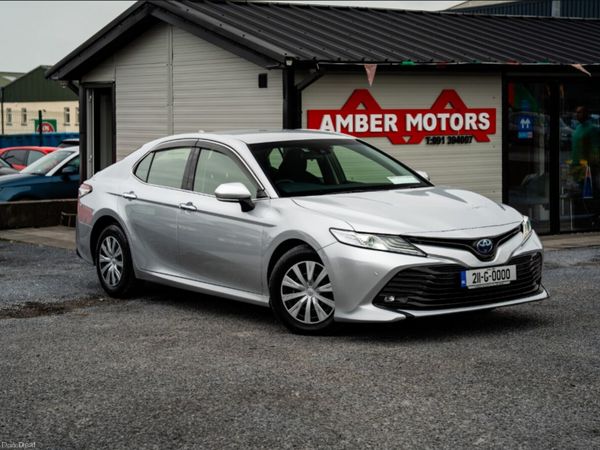 Toyota Camry Saloon, Petrol Hybrid, 2021, Silver