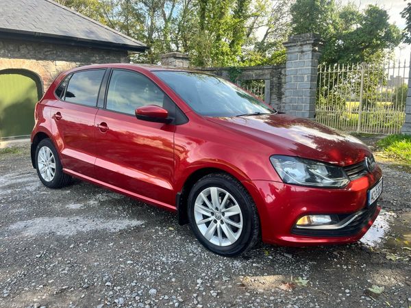 Volkswagen Polo Hatchback, Petrol, 2014, Red