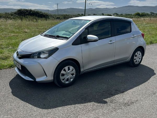 Toyota Vitz Hatchback, Petrol, 2015, Silver