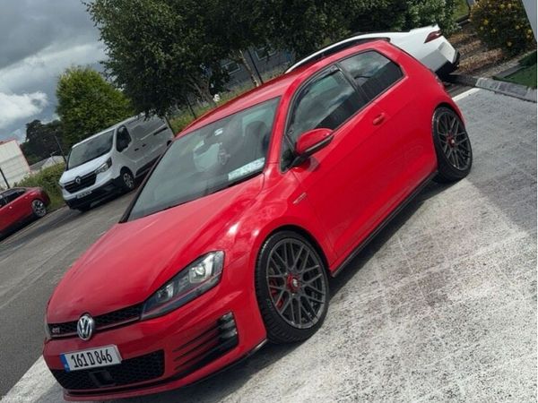 Volkswagen Golf Estate, Petrol, 2016, Red