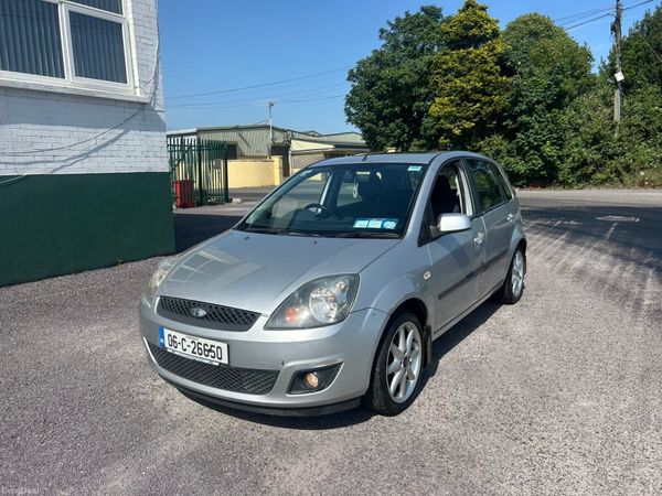 Ford Fiesta Hatchback, Petrol, 2006, Silver