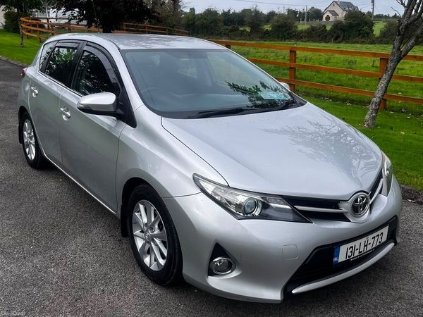 Toyota Auris MPV, Petrol, 2013, Silver