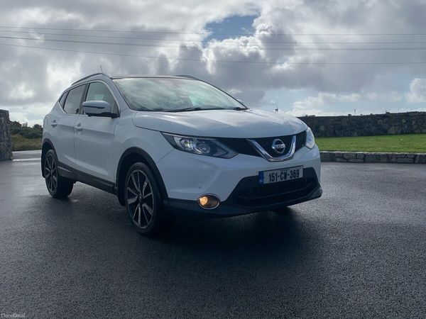 Nissan Qashqai Hatchback, Diesel, 2015, White