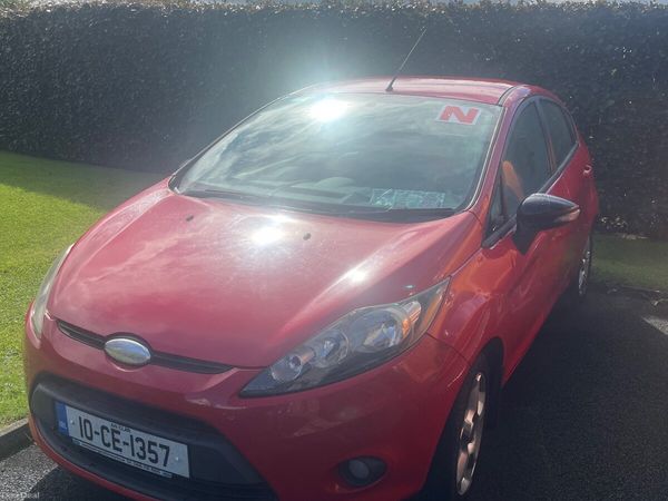 Ford Fiesta Hatchback, Diesel, 2010, Red