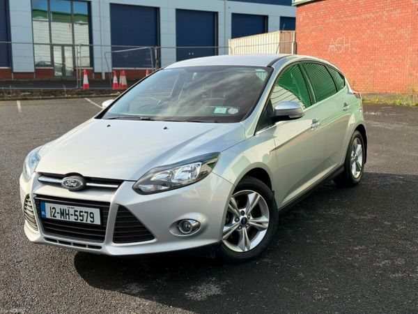 Ford Focus Hatchback, Petrol, 2012, Silver