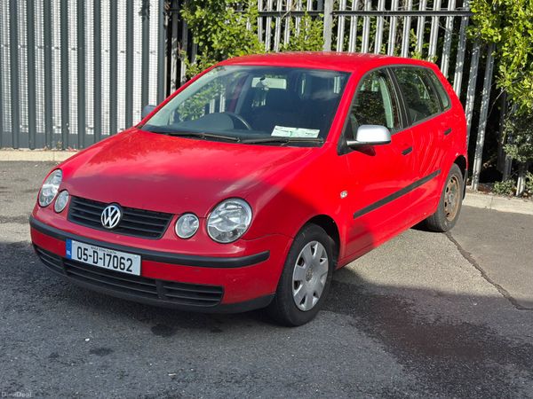 Volkswagen Polo Hatchback, Petrol, 2005, Red
