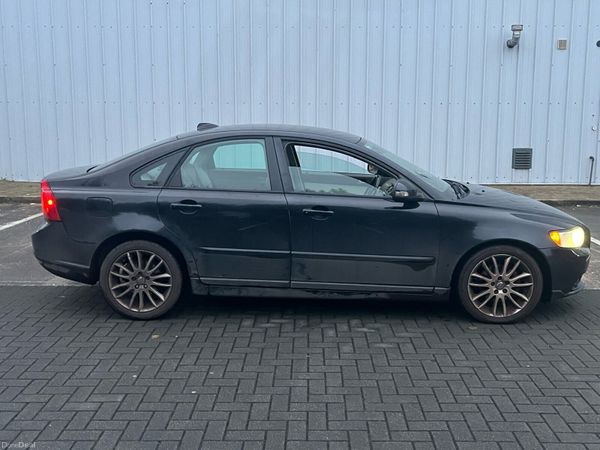 Volvo S40 Saloon, Diesel, 2011, Black