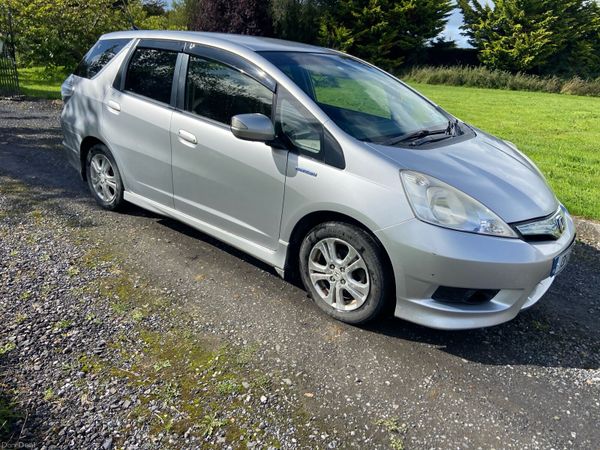 Honda Shuttle Estate, Petrol Hybrid, 2013, Silver