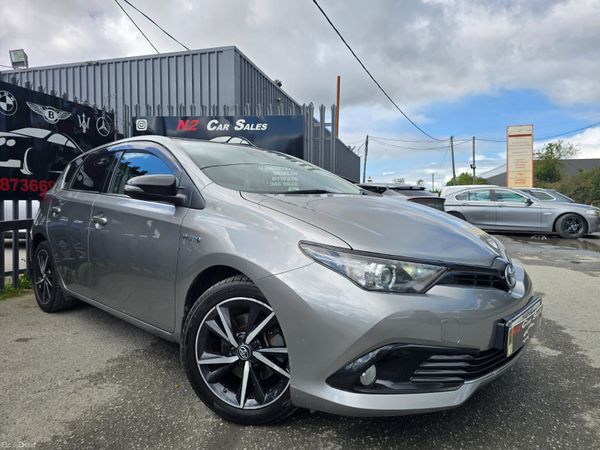 Toyota Auris MPV, Petrol Hybrid, 2018, Grey
